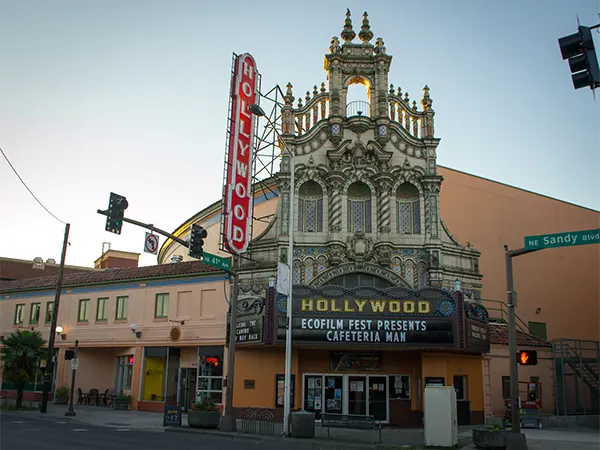 Hollywood Theatre, Portland, Best Things to do in Portlnand