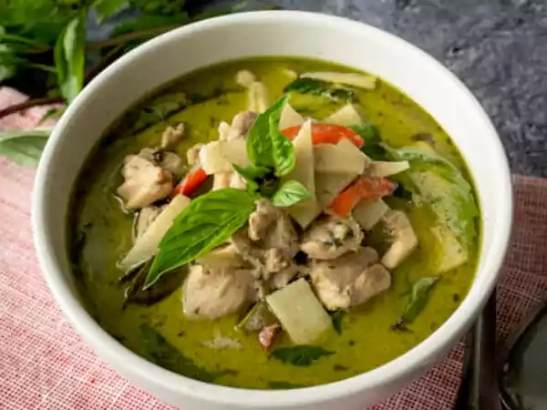 Gaeng Keow Wan Gai Thai Green Curry