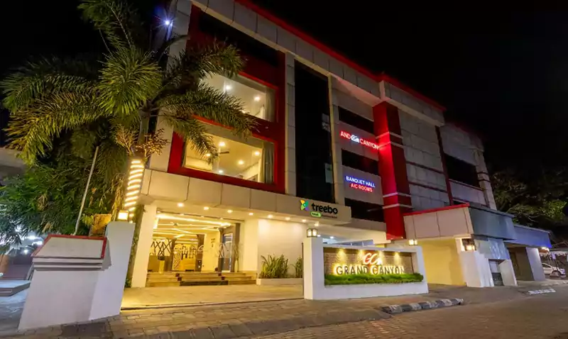 Nova Grand Canyon Hotel and Banquet Hall